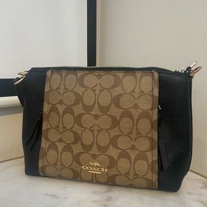 Small Coach Marlon Shoulder Bag ❤️